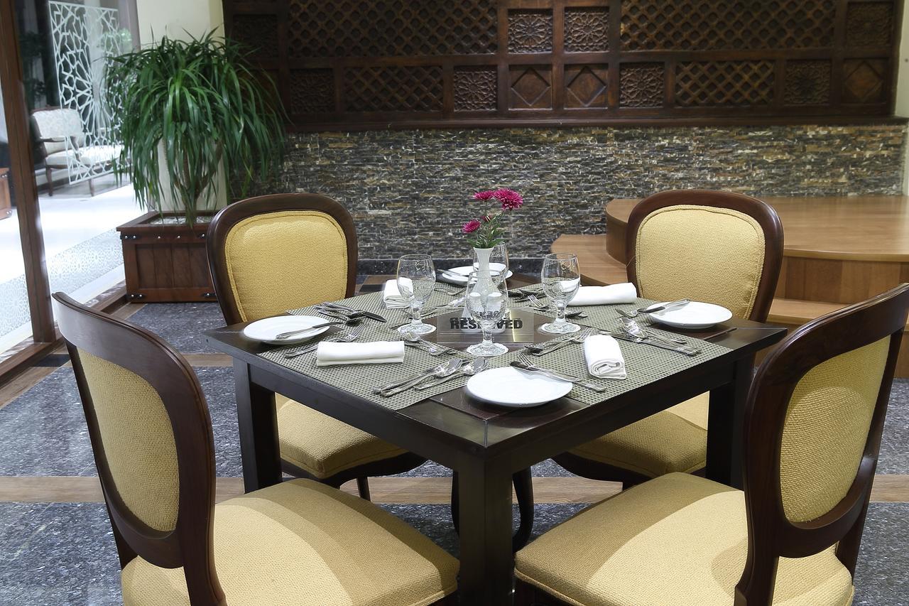 Отель Defence Raya Golf & Country Club Лахор Экстерьер фото